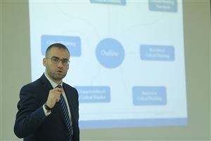 /Gallery/Events/CriticalThinking/2 .JPG